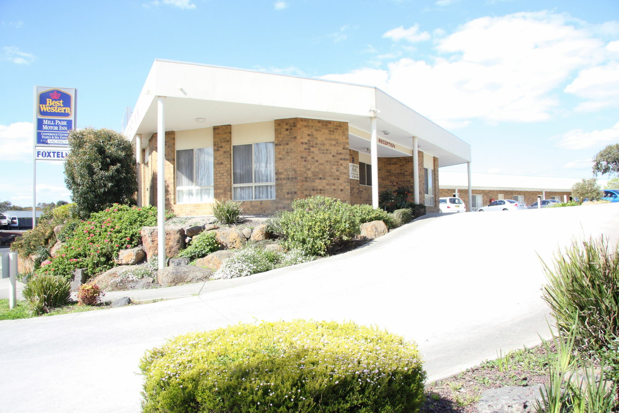 Best Western Mill Park Motor Inn Morang Екстериор снимка